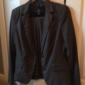 Women’s pants suit